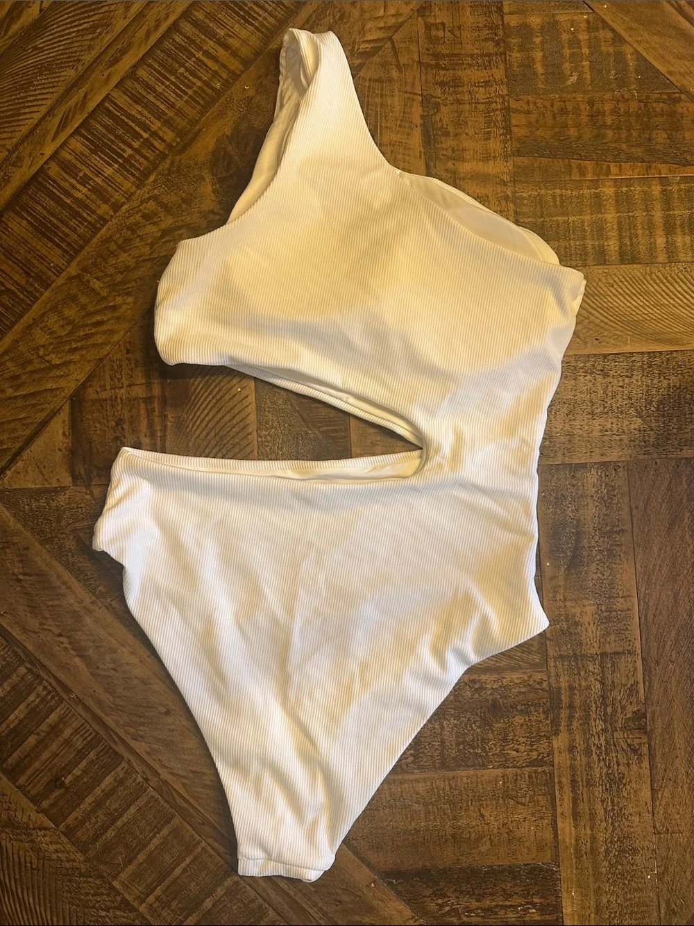 White One-Shoulder One-Piece Swimsuit